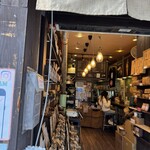 注文焙煎 豆虎 青山焙煎所 - 店内の様子