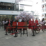 大班樓 The Chairman - お店の近くにあるPQM。自分で漕ぐメリーゴーランド。