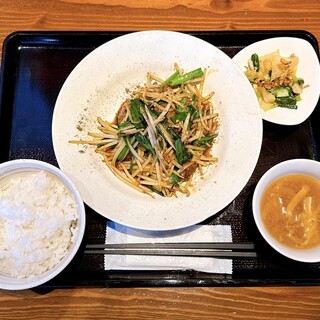 いざかやごはん ナカヤン - 料理写真:とろけるレバニラランチ