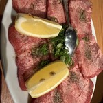 焼肉ホルモン 万千 - 