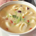 【蒲田東口店限定メニュー】健康薬膳スープ餃子