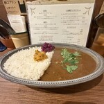 よすが舎 - 「週替り 」チェティナード風牛すじカレー 、ライス大盛り