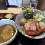長男、もんたいちお - 特製つけ麺　麺150g（＝少なめ）。食べ終わる頃には腹パンで大好きなスープ飲めず残念。でも、チャーシュー好きなのよね。
