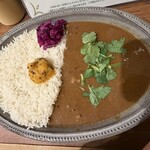 よすが舎 - 「週替り 」チェティナード風牛すじカレー 、ライス大盛り