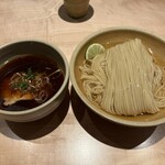 迂直 - 醬油つけ麺