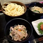 博多名物 もつ鍋 笑楽 - 