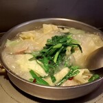 博多名物 もつ鍋 笑楽 - 