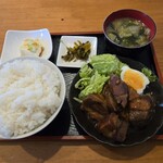 感謝亭 - 煮豚定食