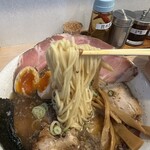 とんぼ庵 - 【チャーシューめん＝中細ストレート麺】
