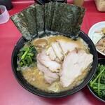 ラーメン 杉田家 - チャーシュー麺中＋まるよし。チャーシューパラダイスや！
