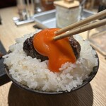 飯場 酒場 ニクノカタマリ - 卵の黄身が良い色のヤツ
