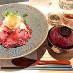 cafe BONHOMME - ローストビーフ丼 (Ｍ)