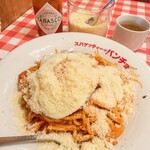 スパゲッティーのパンチョ - 料理写真:ナポリタン目玉焼き（メガ）　1130円