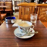 アルファ - レトロな店内