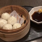 牡蠣と燻屋かつを - 小籠包