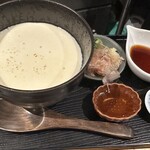 野左衛門 - 神楽坂かつのとうふの豆乳を使った自家製豆腐　
