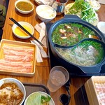 しゃぶ葉 - グツグツまだかな！