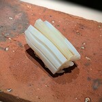 たかおか - 墨烏賊。ブリブリの身を、噛むことで甘みを引き出す仕立て。