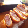 俺のカレー食堂 輪 - 料理写真:近江豚「バームクーヘン豚極上霜降りロース肉」特製卵液と生パン粉を使用。100ｇ、150ｇ、200ｇと大きさもえらべます。リピーター続出！