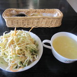 ミヒリランカ　カフェレストラン - （旧）ミヒリランカ・ランチのスープ&サラダ。