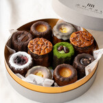 立町カヌレ+ - ギフト箱入りのカヌレセットです。(10個入り)