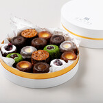 立町カヌレ+ - ギフト箱入りのカヌレセットです。(15個入り)