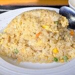 中華料理 福龍 - 半分食べてもまだこの量・・・