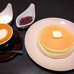 三日月氷菓店 - 『(練乳でたべる)パンケーキ』と『カフェラテ』～!!( ^o^)ﾉ