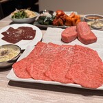 焼肉縁 - 名物：中とろロース