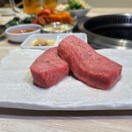 焼肉縁 - 名物：生タンぶりあん