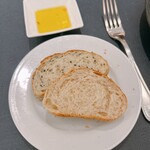 キハチ - ごまパンと全粒粉？のパン