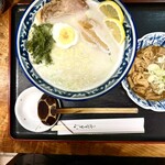 やすけ - 料理写真:塩こくまろラーメン　もつ煮