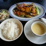菜の花  - ランチA  炭焼き豚肉と野菜のオイスターソース
        1,240円税込