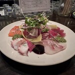 プラチナフィッシュ クラフトビアバル - 鮮魚のカルパッチョ