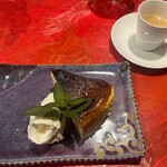 tent - 釜焼きのバスク風チーズケーキ
