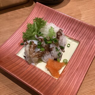 豪華海鮮盛宴♪油脂豐富的吉次開烤及三陸產章魚的稻草燒