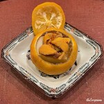 御料理 寺沢 - 柚子釜の中に白子豆富に生海胆