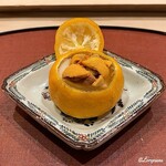 御料理 寺沢 - 柚子釜の中に白子豆富に生海胆