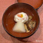 御料理 寺沢 - 越前ガニの蟹真薯と蕪と天然榎茸の椀物