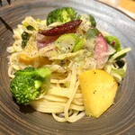 farm to kitchen あるこ - 彩り鮮やか♪♪アンチョビのオイルパスタ❤︎