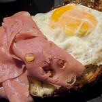 MORETHAN TAPAS LOUNGE - クロックマダム