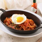 ナポリタン　目玉焼きのせ