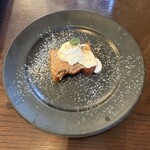 coci - Dessert
                                スパイスバナナケーキ　発酵カオニャオ添え