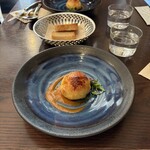 coci - HOT APPETIZER
                                赤エビのパイ包み　レッドカレーソース