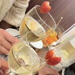 立ち飲み食堂 ウルトラスズキ - 白ワイン（ムートンカデット）　