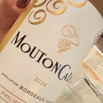 立ち飲み食堂 ウルトラスズキ - 白ワイン（ムートンカデット）　