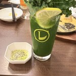立ち飲み食堂 ウルトラスズキ - まるごとケールレモンサワー＆ケールマヨ