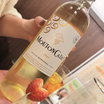 立ち飲み食堂 ウルトラスズキ - 白ワイン（ムートンカデット）　