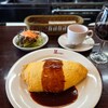 洋食 三浦亭 - 料理① 三浦亭ランチセットから「オムライス(スープ・サラダ付) 1,500円×グラスワイン赤 700円」でいただきました～。
