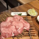 虎壱精肉店 - 料理写真: